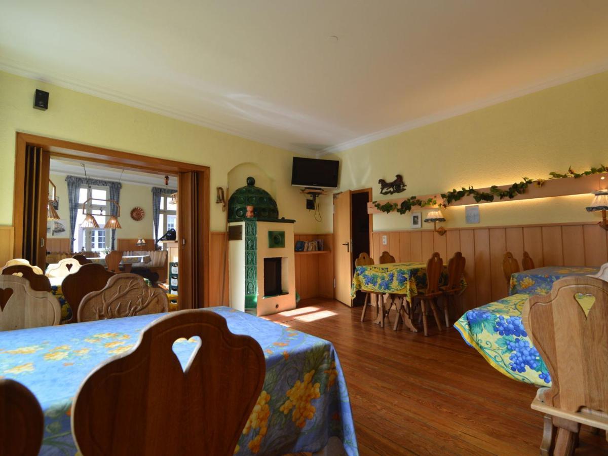 Classy Holiday Home In Uerzig Near Forest Chambre photo